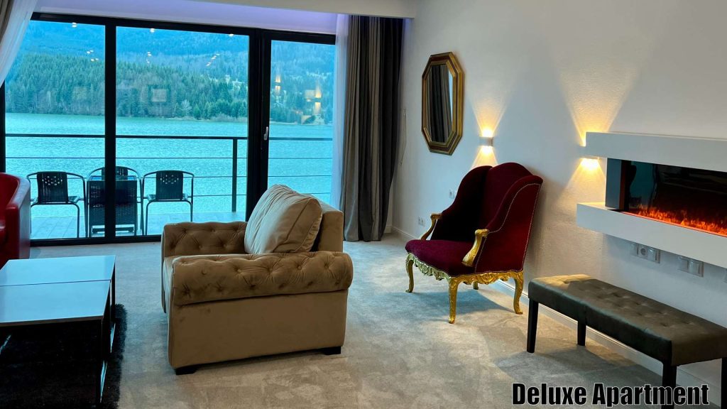 Размещение в каюте с камином