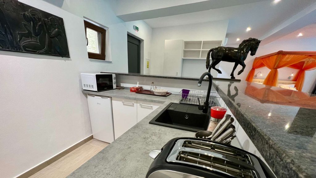 Современный отель с джакузи