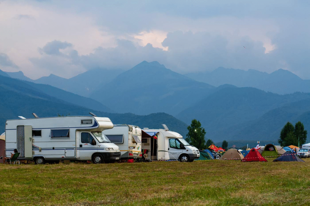 camping, camping romania, locuri de campare cu cortul la munte, camping cu cortul, camping la munte, echipament camping, locuri de camping la munte, echipament camping si drumetii