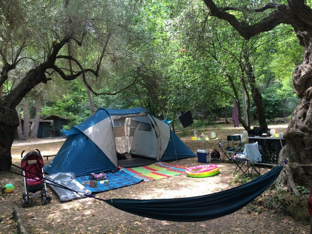 camping cu copiicamping cu cortulcamping la muntecamping copiicamping cu rulotacazare camping la muntelista necesar campinglocuri de camping la munteechipament camping si drumetiicamping