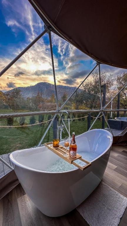 locuri de camping,camping,camping corturi,echipament camping,lista necesar camping